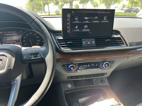 Used 2023 Audi Q5 2.0T Premium w/ Convenience Package AWD/4WD image 18