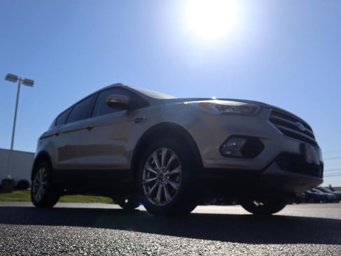 Used 2017 Ford Escape Titanium AWD/4WD image 22