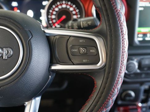 Used 2019 Jeep Wrangler Unlimited Rubicon w/ Dual Top Group AWD/4WD image 16