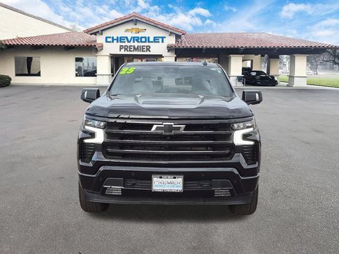 Used 2025 Chevrolet Silverado 1500 High Country w/ Midnight Edition AWD/4WD image 3