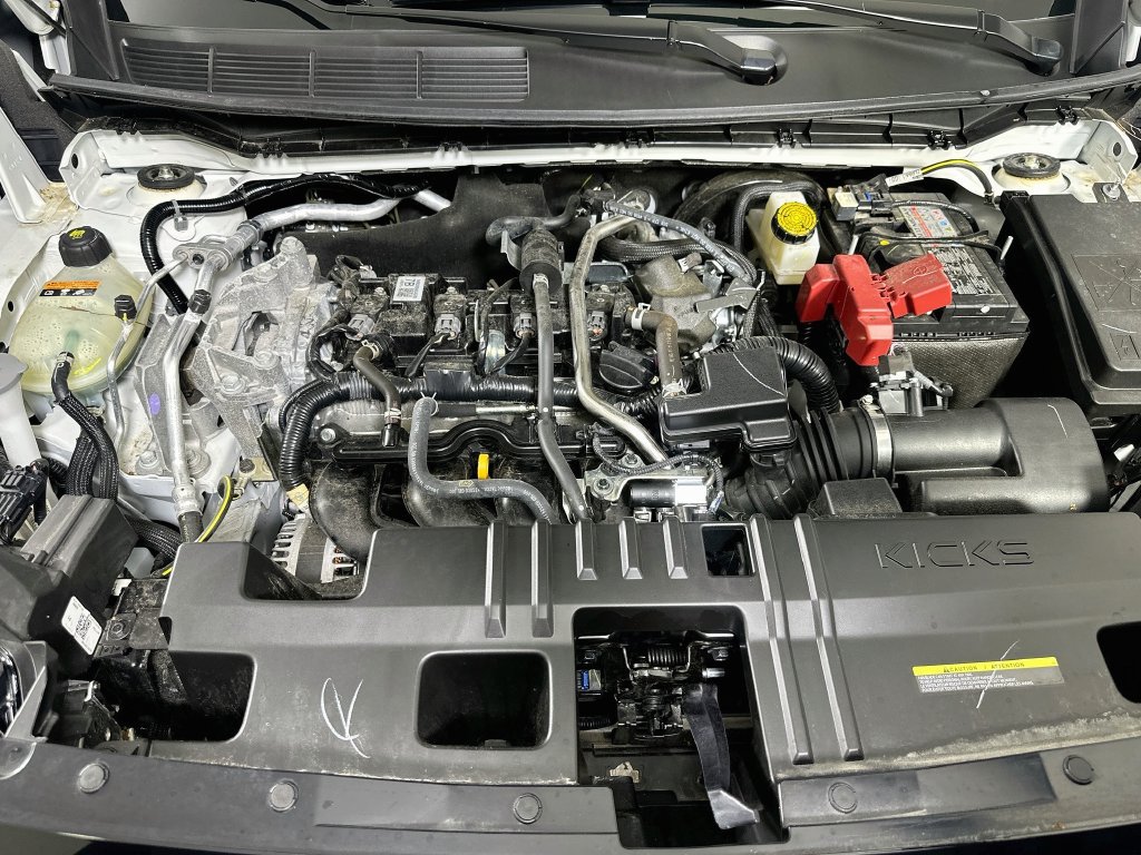 Used 2025 Nissan Kicks SR AWD/4WD image 10