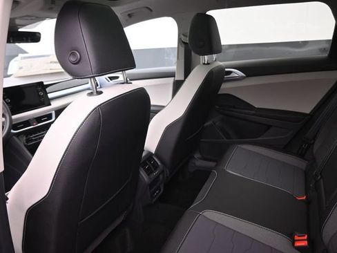 New 2026 Volkswagen Taos SE image 23