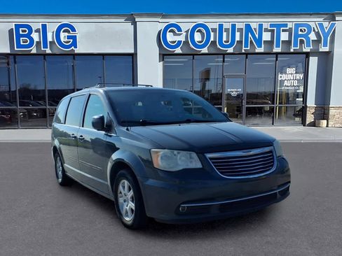 Used 2012 Chrysler Town & Country Touring w/ Entertainment Group #1 FWD image 2