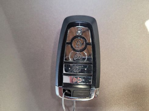 Used 2020 Lincoln Corsair Reserve w/ Equipment Group 201A image 32