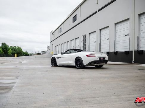Used 2016 Aston Martin Vanquish Volante image 50