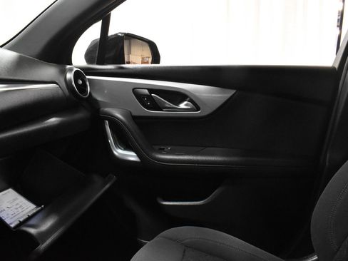 Used 2020 Chevrolet Blazer LT FWD image 19