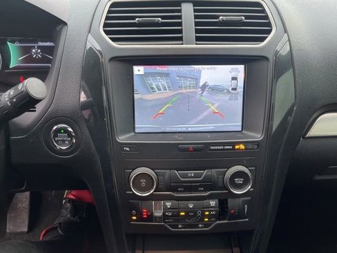 Certified 2018 Ford Explorer XLT w/ Equipment Group 202A image 25