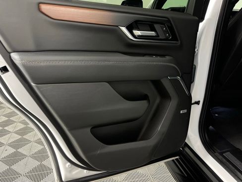 Used 2025 GMC Yukon Denali image 27