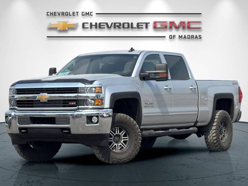 Used 2017 Chevrolet Silverado 3500 LT AWD/4WD image 7