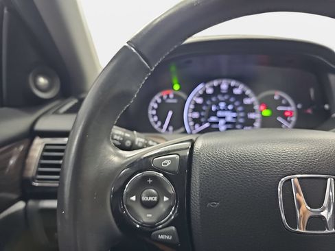Used 2017 Honda Accord EX-L image 17