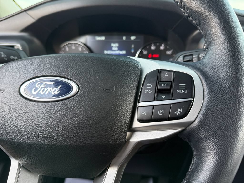Used 2022 Ford Explorer XLT w/ Equipment Group 202A AWD/4WD image 16