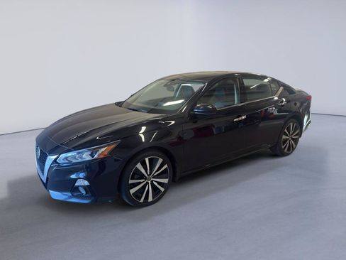 Used 2021 Nissan Altima 2.5 Platinum AWD/4WD image 3