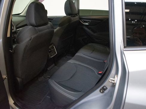 Used 2020 Subaru Forester Premium AWD/4WD image 23