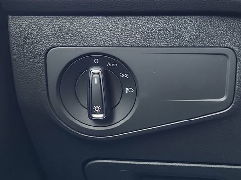 Used 2024 Volkswagen Tiguan SE image 22