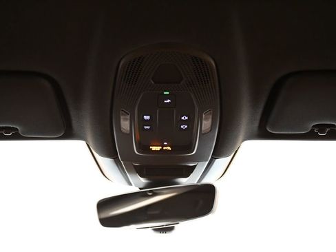 Used 2025 Porsche Cayenne S image 18