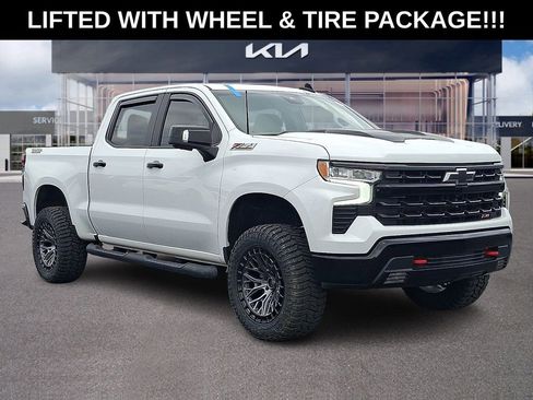 Used 2023 Chevrolet Silverado 1500 LT Trail Boss w/ LT Trail Boss Premium Package AWD/4WD image 1