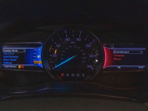 Used 2017 Ford Explorer XLT w/ Equipment Group 202A FWD image 15