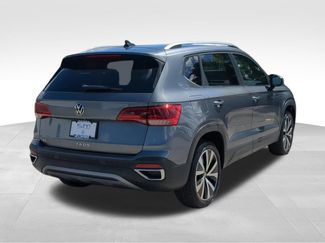 Certified 2022 Volkswagen Taos SE FWD video 3