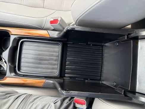 Used 2022 Honda CR-V Touring image 19