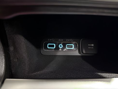 Used 2020 Jeep Grand Cherokee Overland AWD/4WD image 24