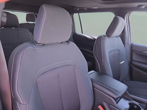 New 2025 Jeep Grand Cherokee L Laredo w/ Luxury Tech Group I RWD image 33