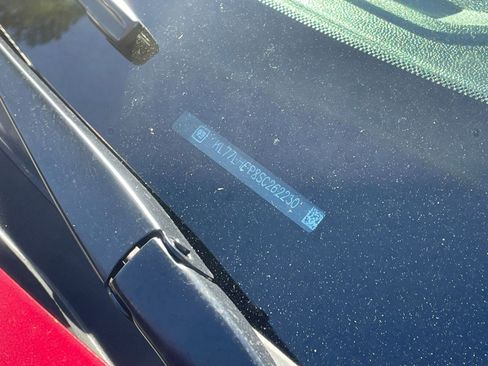 Used 2025 Chevrolet Trax LT w/ LT Convenience Package image 30