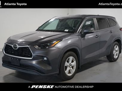 Used 2023 Toyota Highlander LE