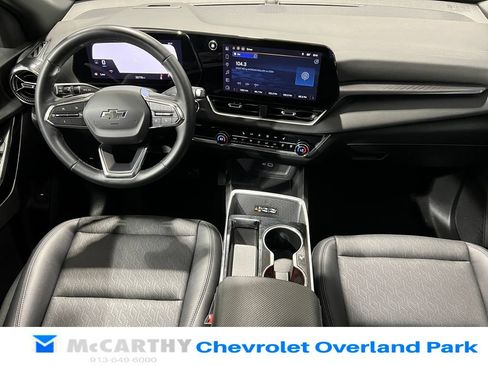 Used 2025 Chevrolet Equinox LT w/ Convenience Package II FWD image 24