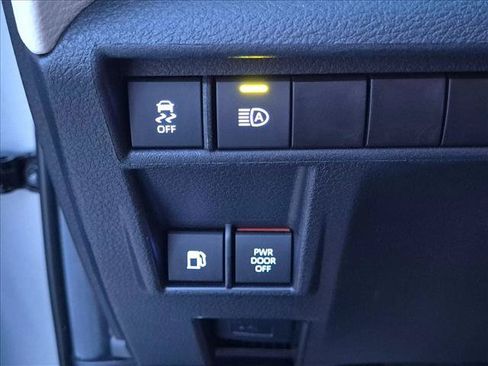 Used 2024 Toyota Sienna XLE FWD image 12