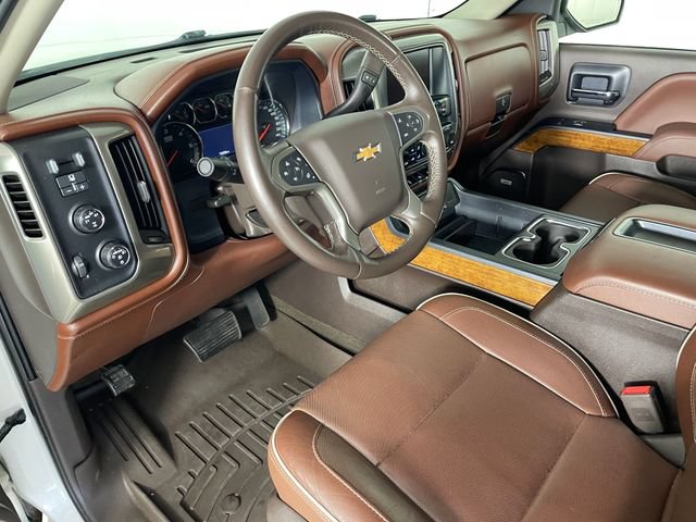 Used 2015 Chevrolet Silverado 1500 High Country w/ High Country Premium Package AWD/4WD image 3