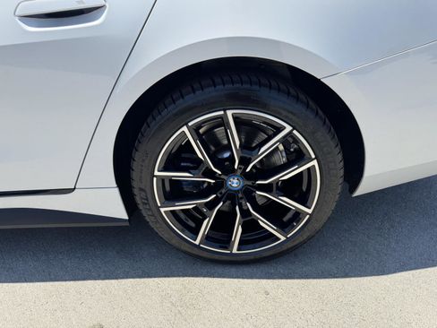 Used 2022 BMW i4 M50 w/ Premium Package image 9