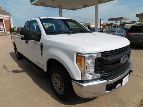 Used 2017 Ford F250 XL w/ Power Equipment Group image 3
