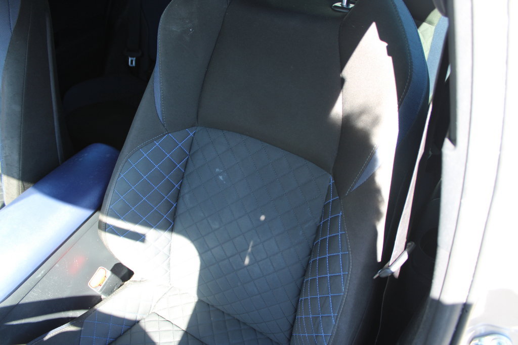 Used 2020 Toyota C-HR XLE FWD image 16