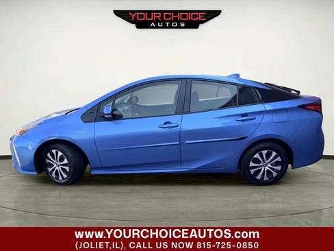 Used 2022 Toyota Prius LE AWD/4WD image 2