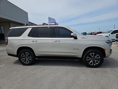Used 2022 Chevrolet Tahoe Z71 w/ Z71 Off-Road Package AWD/4WD image 9