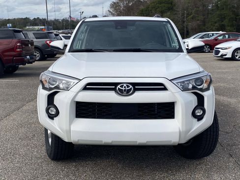 Used 2024 Toyota 4Runner SR5 image 2