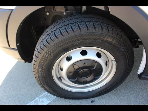 Used 2023 Ford Transit 250 Medium Roof image 26