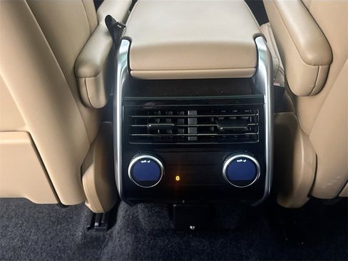 Certified 2025 Land Rover Range Rover SE image 25