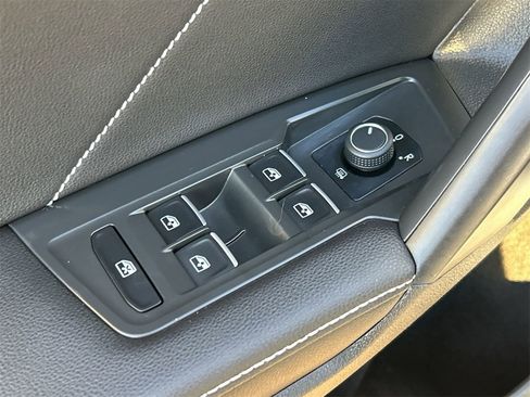 Certified 2023 Volkswagen Tiguan SE R-Line image 18