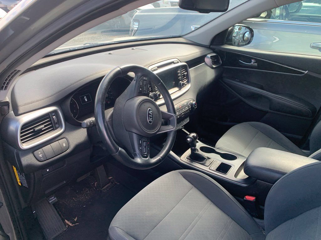 Used 2017 Kia Sorento FWD w/ LX Convenience Package image 9
