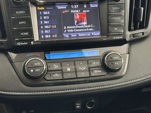 Used 2016 Toyota RAV4 XLE AWD/4WD image 27