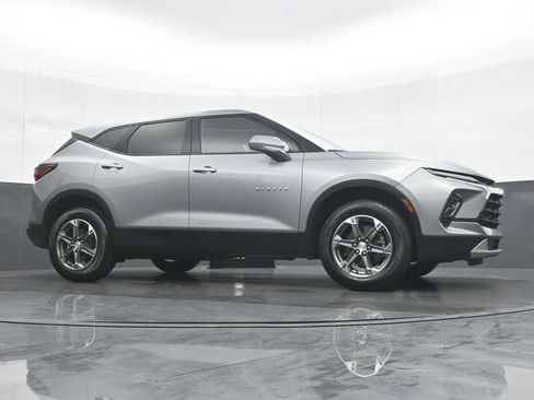 Used 2025 Chevrolet Blazer LT FWD image 33