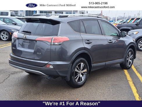 Used 2018 Toyota RAV4 XLE image 5