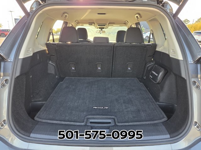Used 2025 Nissan Rogue SV FWD image 14