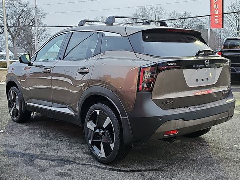New 2026 Nissan Kicks SR w/ Cold Weather Package image 3
