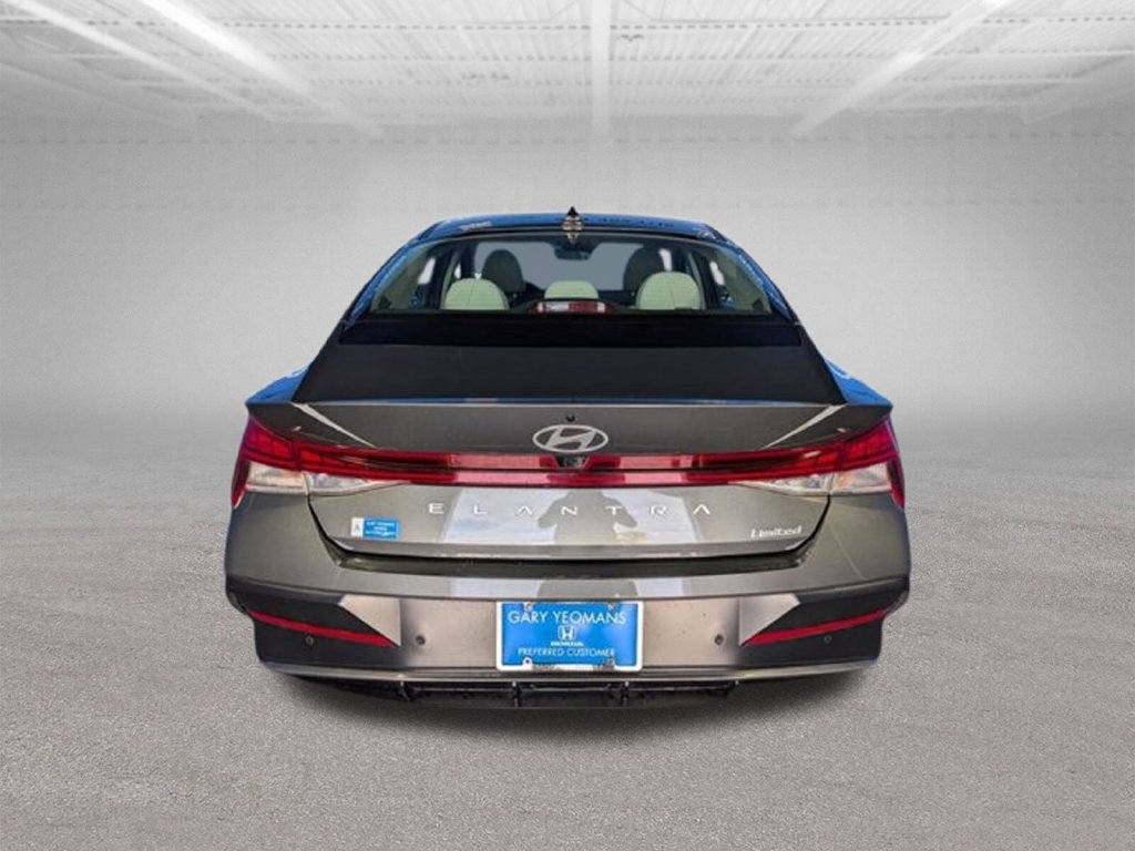 Used 2024 Hyundai Elantra Limited FWD image 8