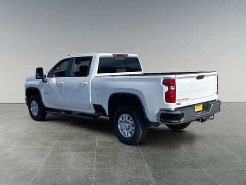 Used 2022 Chevrolet Silverado 2500 LT w/ Convenience Package image 3