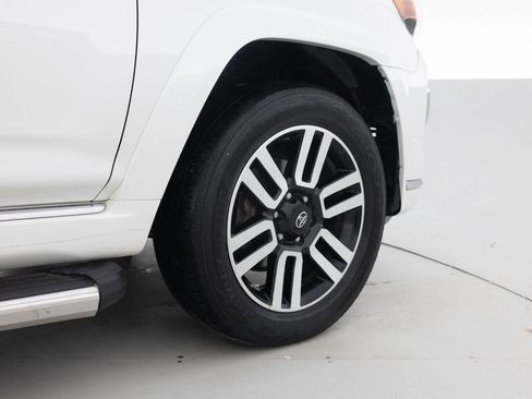 Used 2019 Toyota 4Runner 4WD image 18