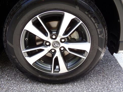 Used 2016 Toyota RAV4 XLE FWD image 38