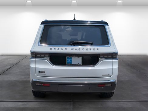Used 2022 Jeep Grand Wagoneer Series III w/ Rear Seat Video Group 1 AWD/4WD image 7
